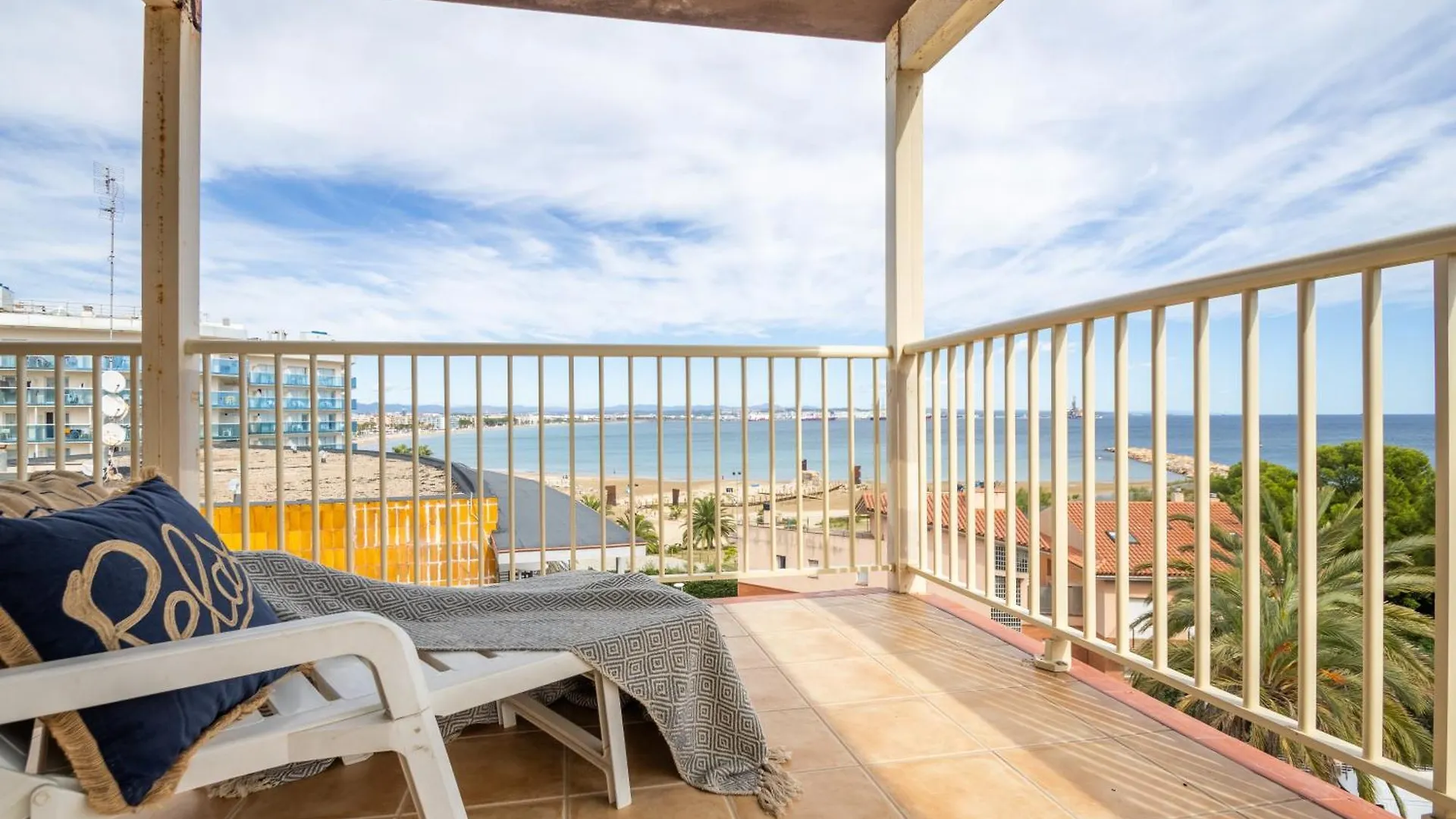 Homes & Go Antillas Salou Apartment